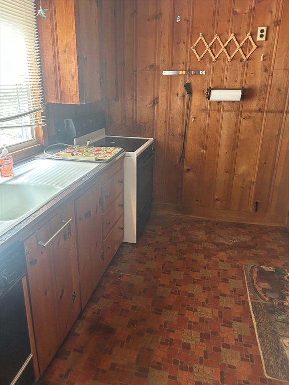 42 Fisher St Property Photo 5