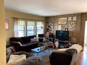 36 Beaconsfield Rd # 2 Property Photo 2