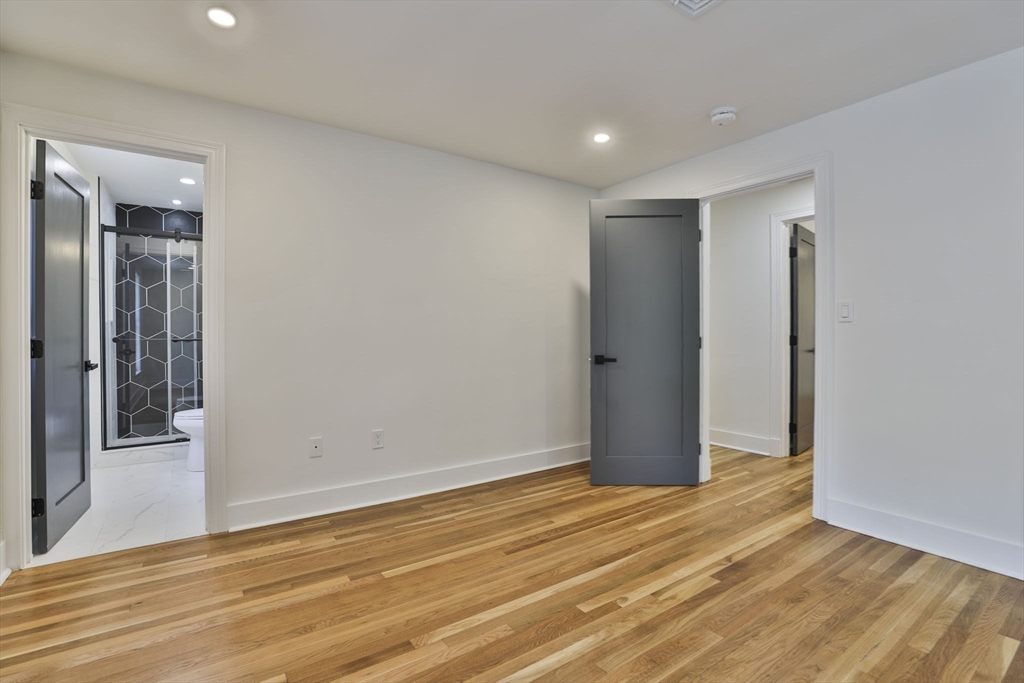 576 Grove St Property Photo 33