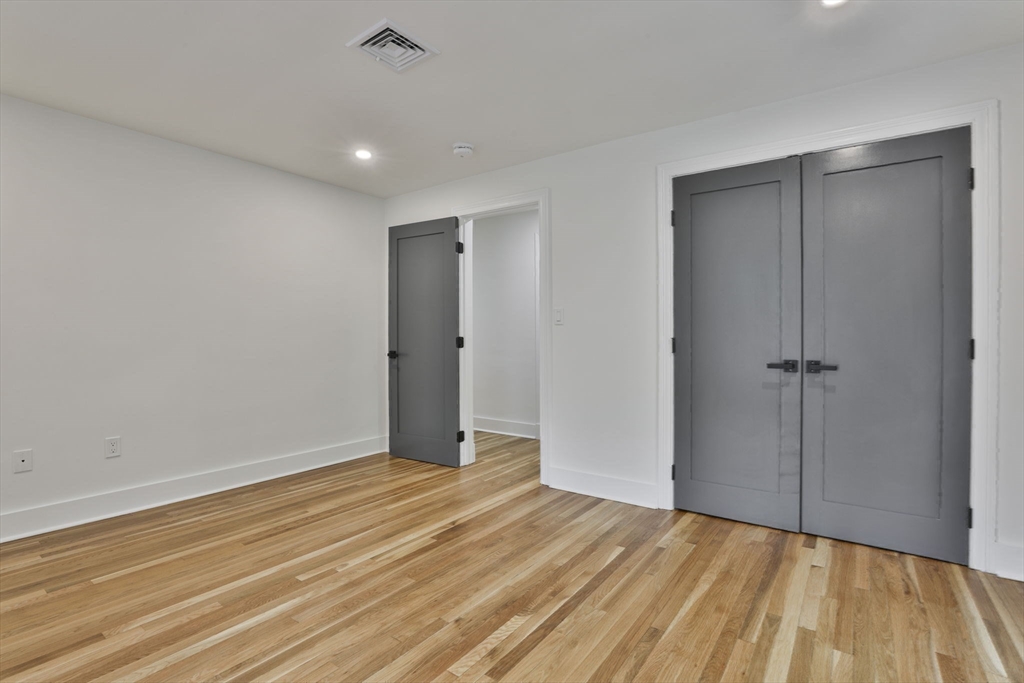 576 Grove St Property Photo 34