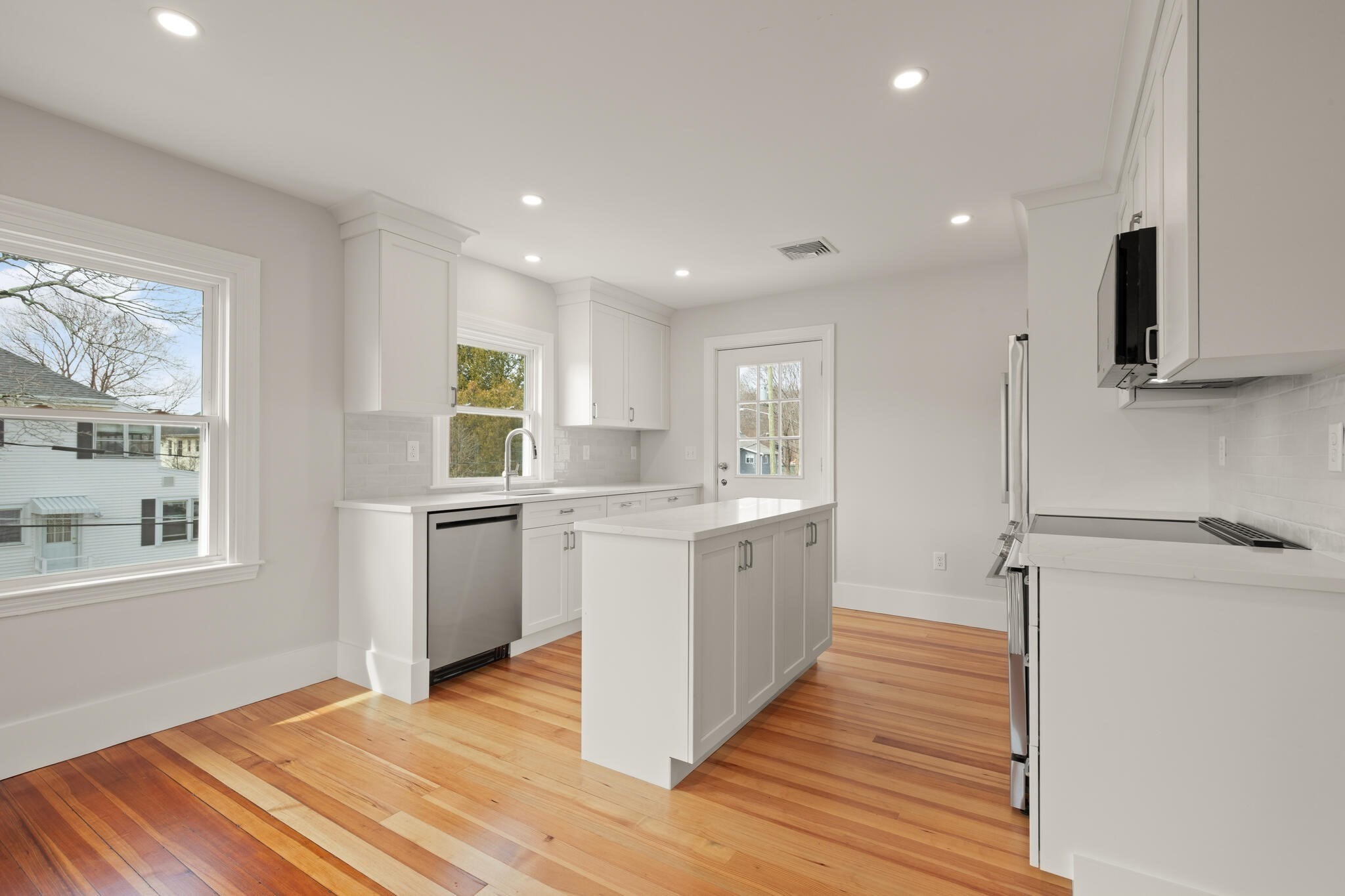 156-158 Waverley Street # 156 Property Photo 5