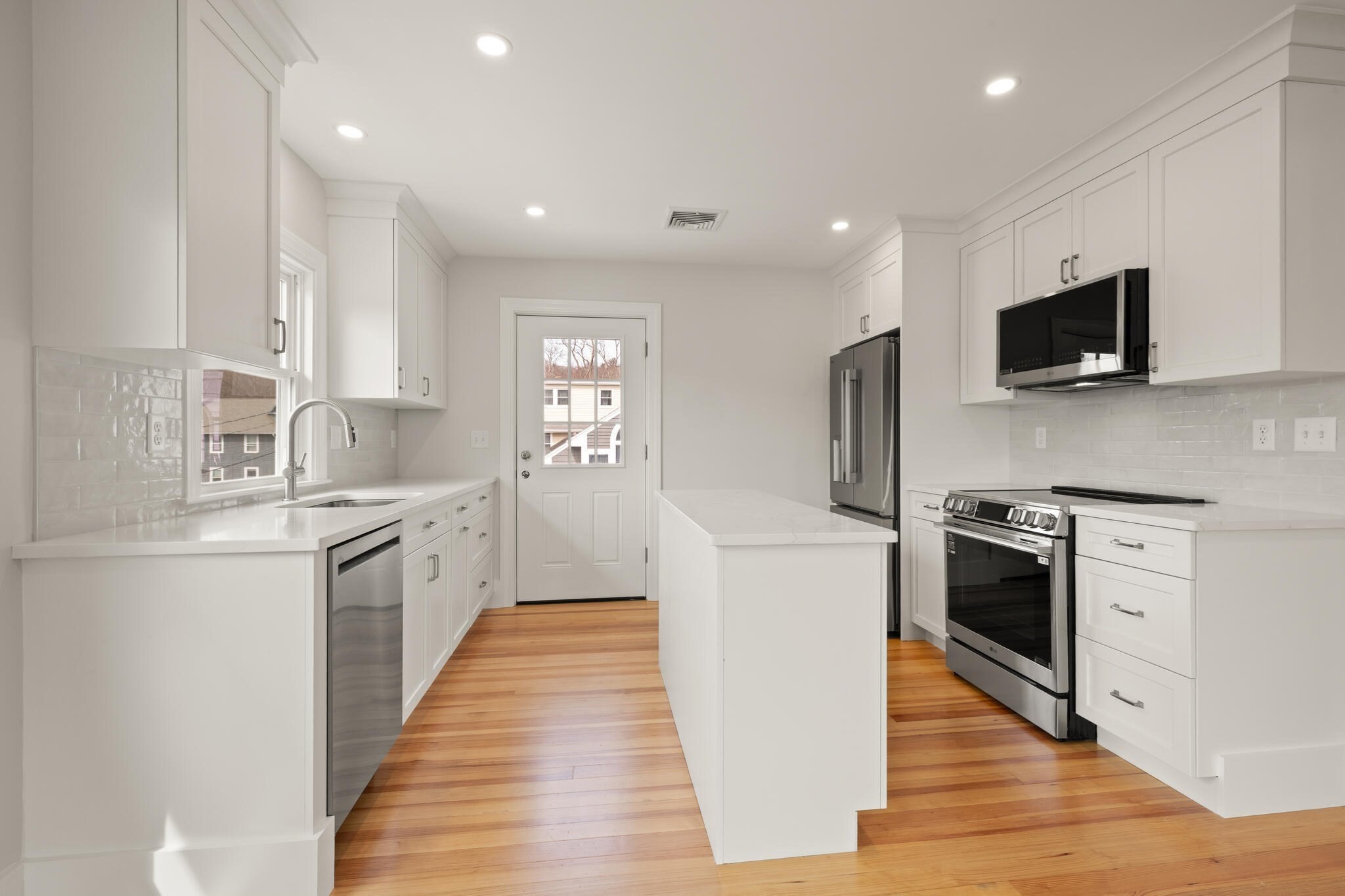 156-158 Waverley Street # 156 Property Photo 6