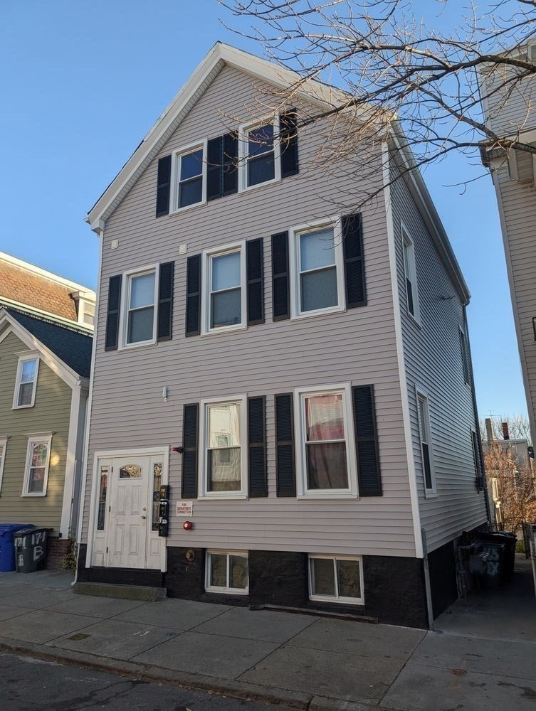167 Lexington St Property Photo 1