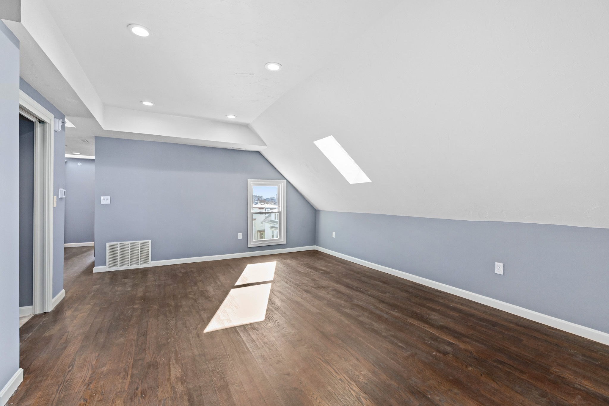 167 Lexington St Property Photo 8