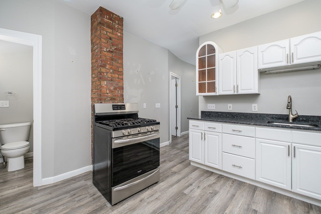 17 O St # 3 Property Photo 11