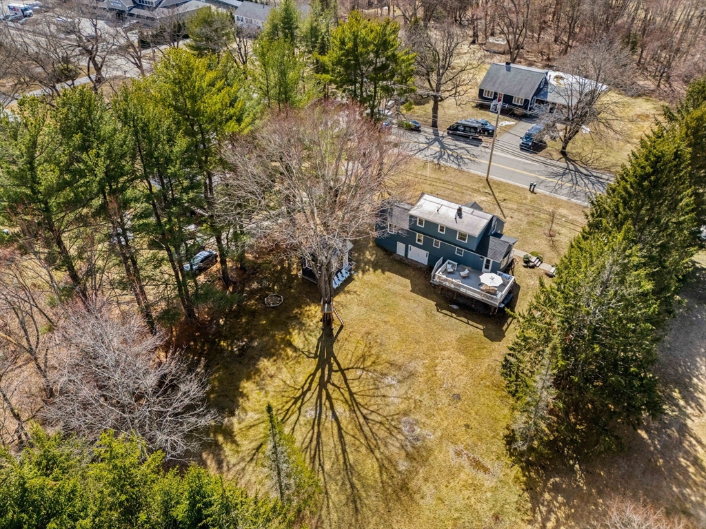 674 Salem St Property Photo 4