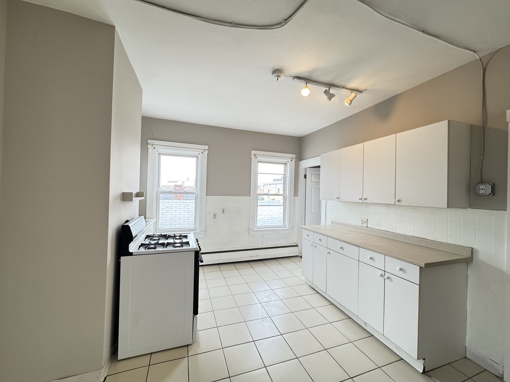 20 Harding St. Property Photo 3