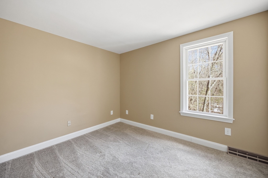 200 Nashua Rd Property Photo 39