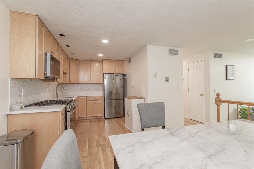 1210 Vfw Parkway # 11 Property Photo 6