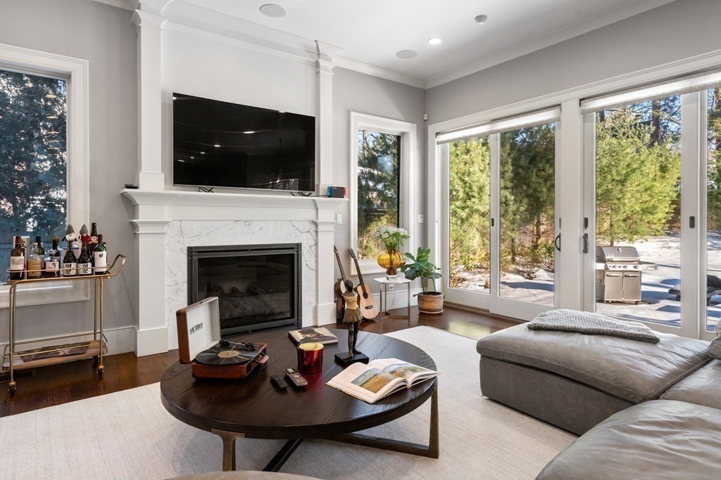 1580 Beacon St # 1580 Property Photo 8