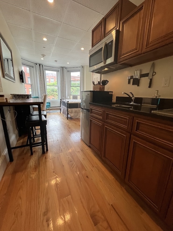 302 Newbury # 7 Property Photo 1