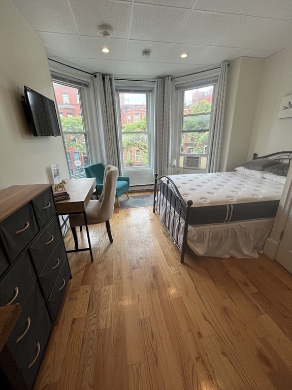 302 Newbury # 7 Property Photo 6