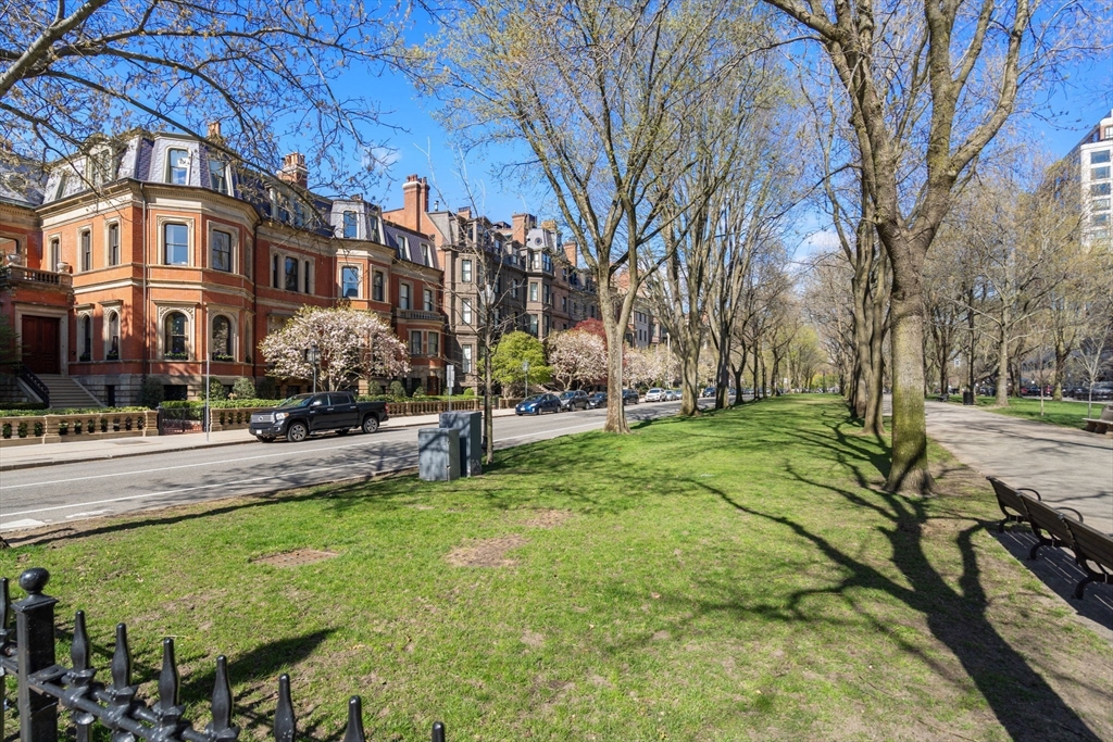 249 Commonwealth Ave Property Photo 8