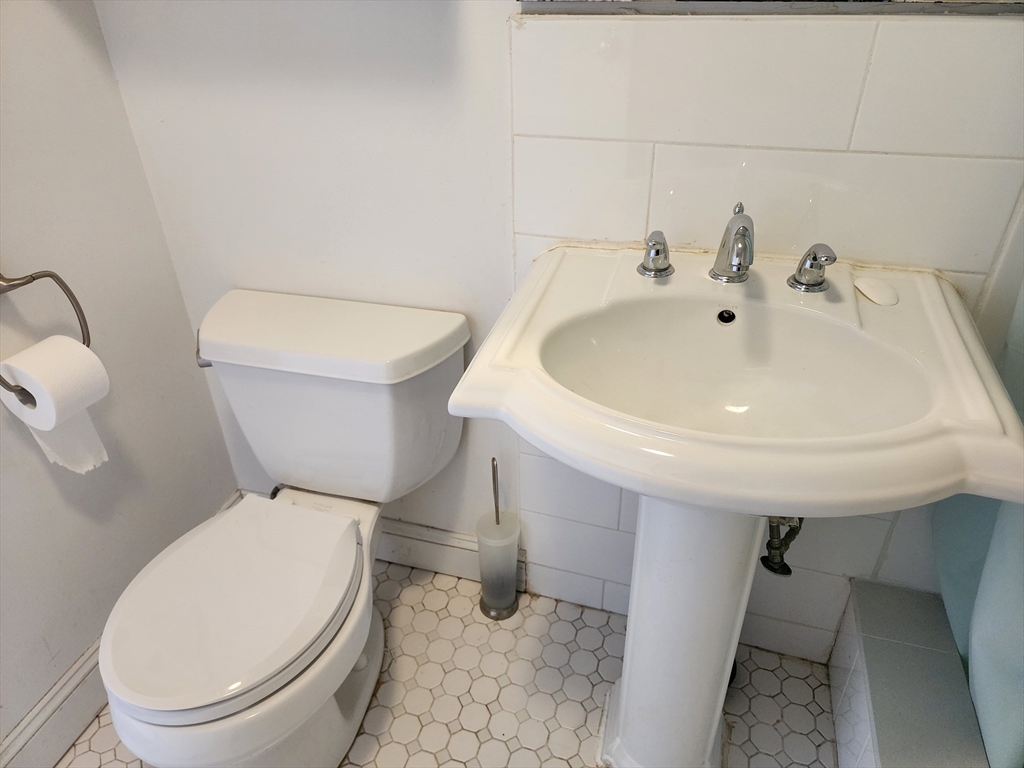 3 Longwood Drive # 107 Property Photo 14