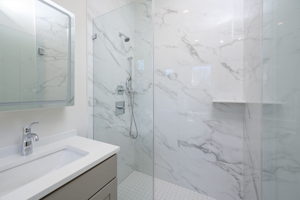 21 Tanglewood Road # 2 Property Photo 16