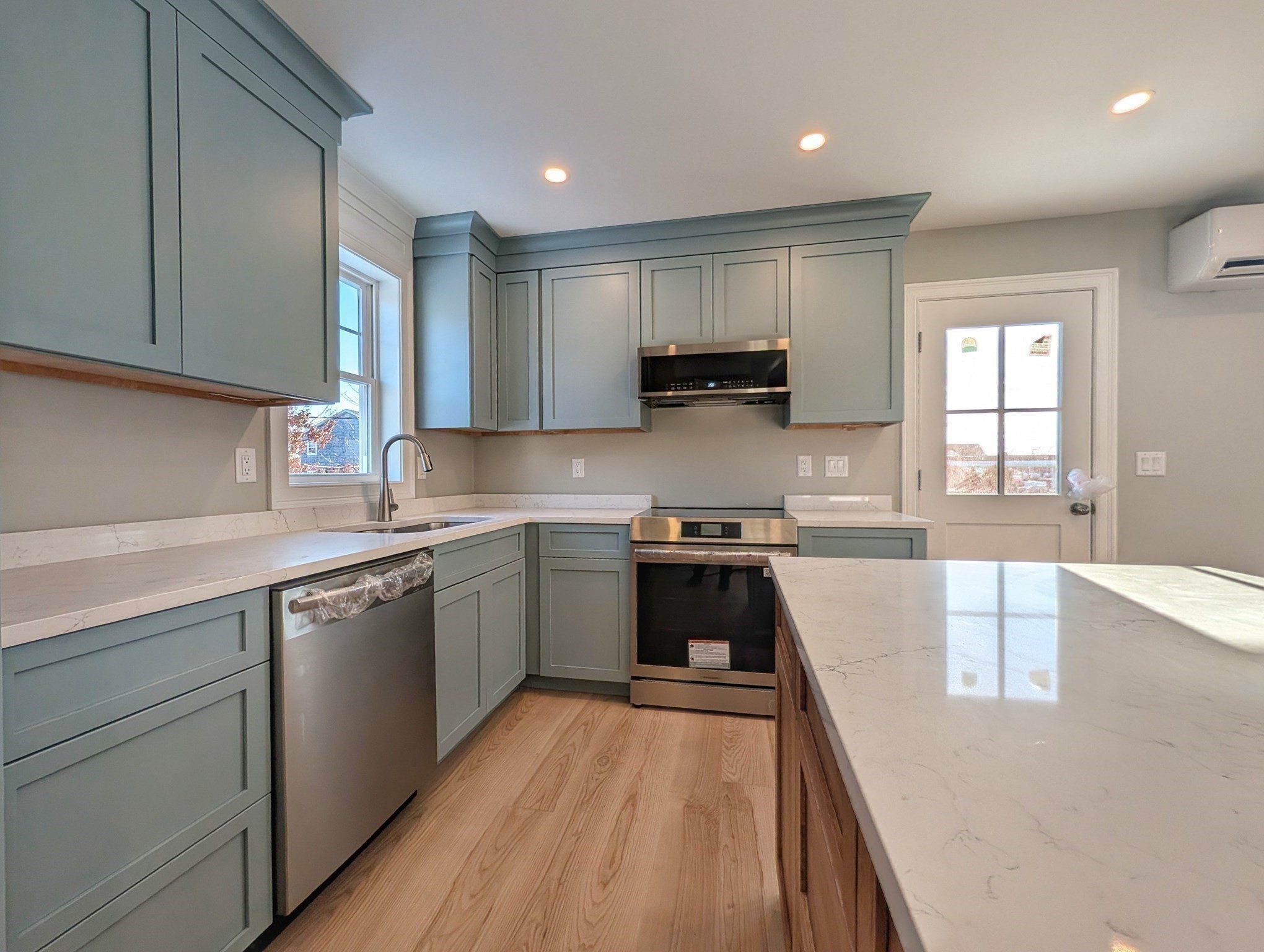 46 Holt Rd # A Property Photo 6