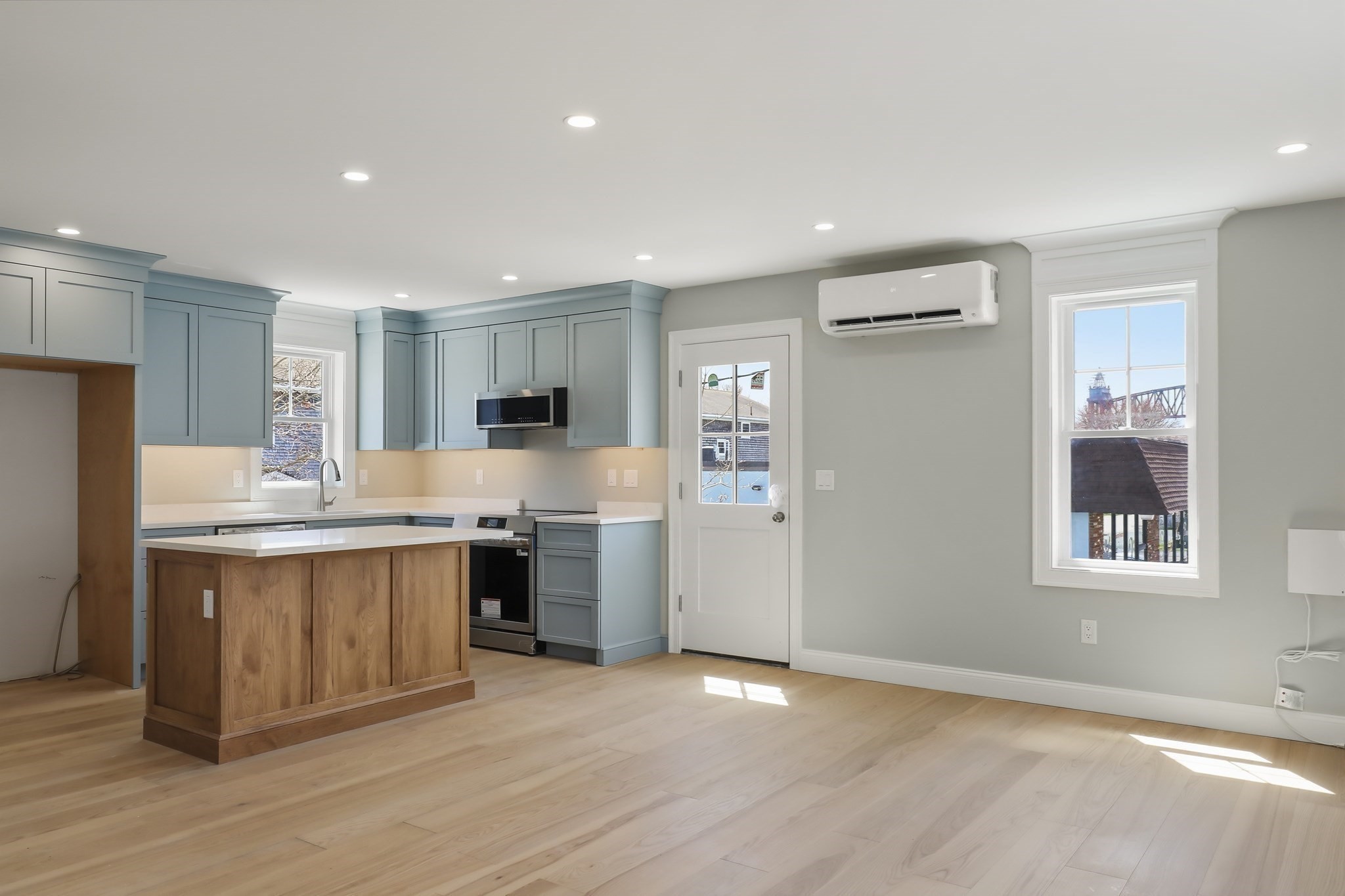46 Holt Rd # A Property Photo 7