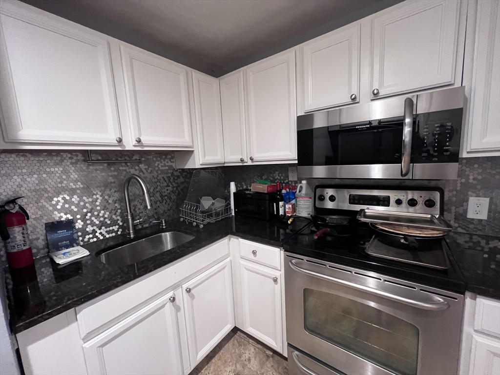 50 Seymour St # 8 Property Photo 1