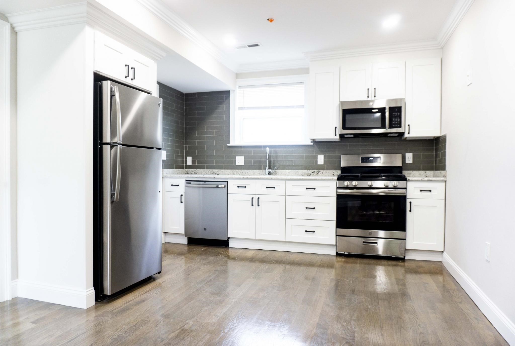 2017 Commonwealth Ave # 6 Property Photo 1