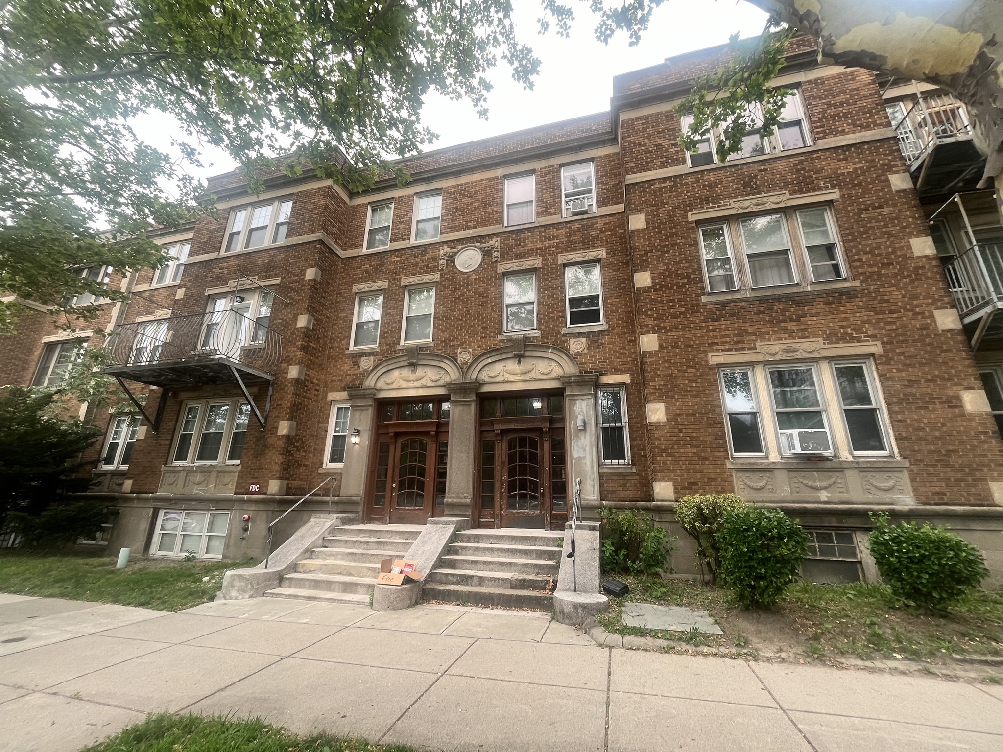 2017 Commonwealth Ave # 6 Property Photo 4