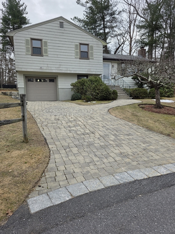 17 Maud Graham Circle Property Photo 1