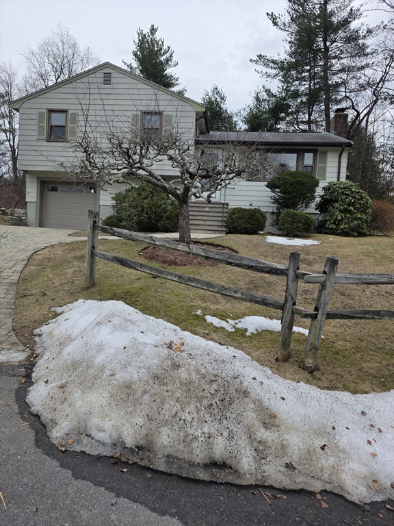 17 Maud Graham Circle Property Photo 2