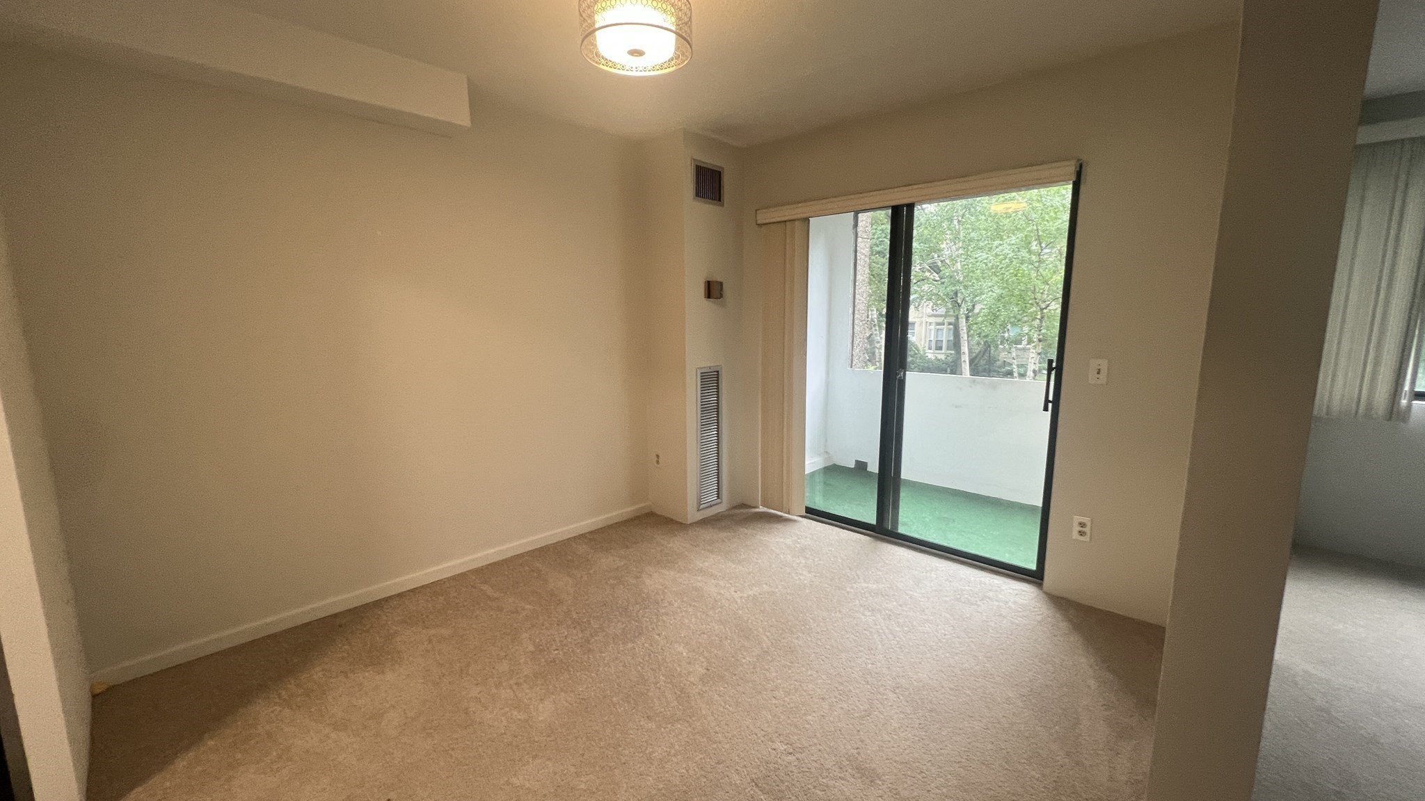 1731 Beacon # 108 Property Photo 8