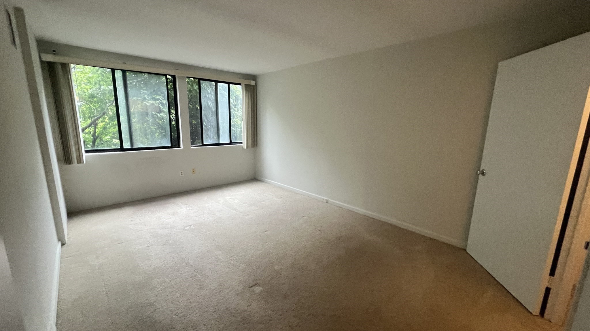 1731 Beacon # 108 Property Photo 12