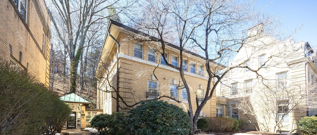 75 Glen Rd # B4 Property Photo 1