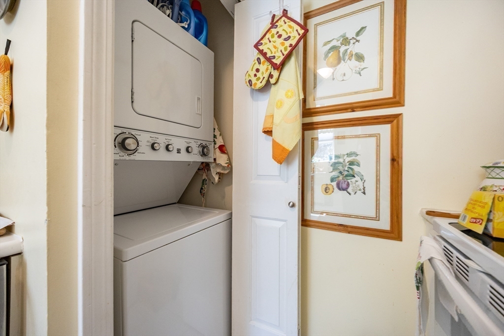 75 Glen Rd # B4 Property Photo 14