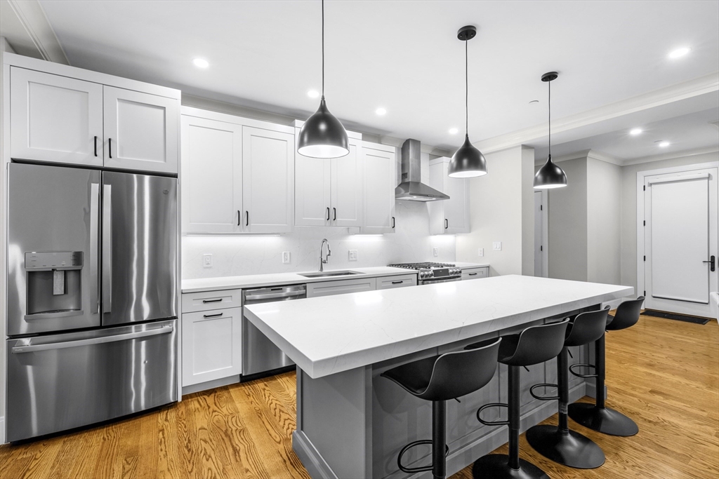 24 Selkirk # 4 Property Photo 1