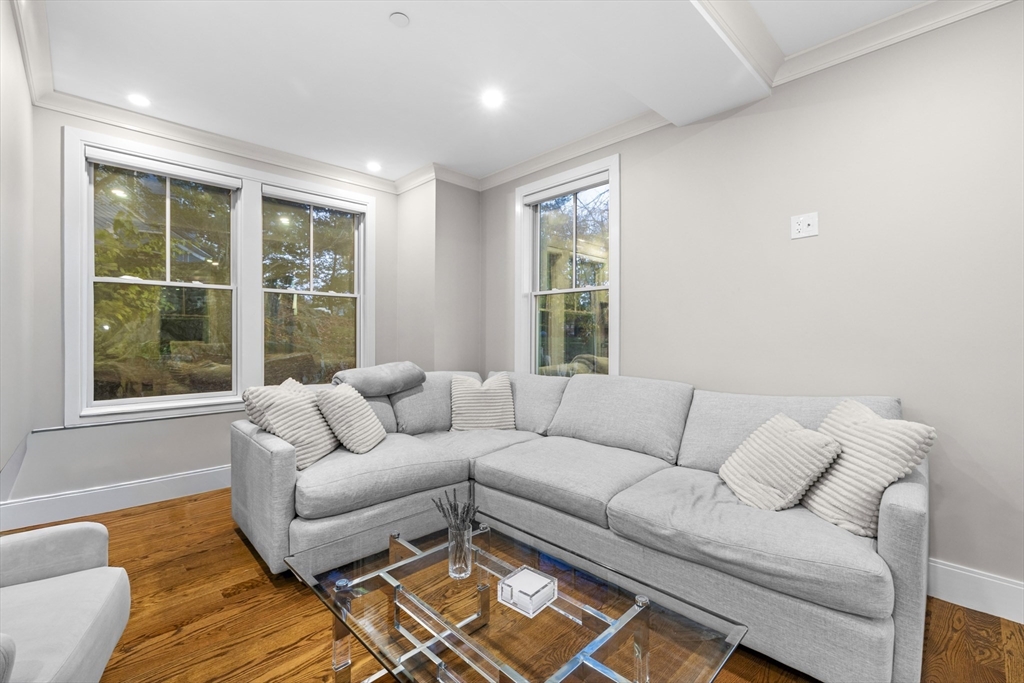 24 Selkirk # 4 Property Photo 5