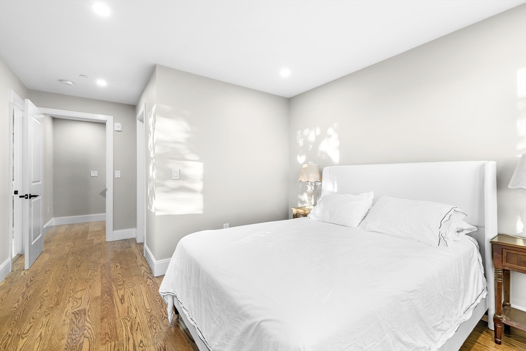 24 Selkirk # 4 Property Photo 8