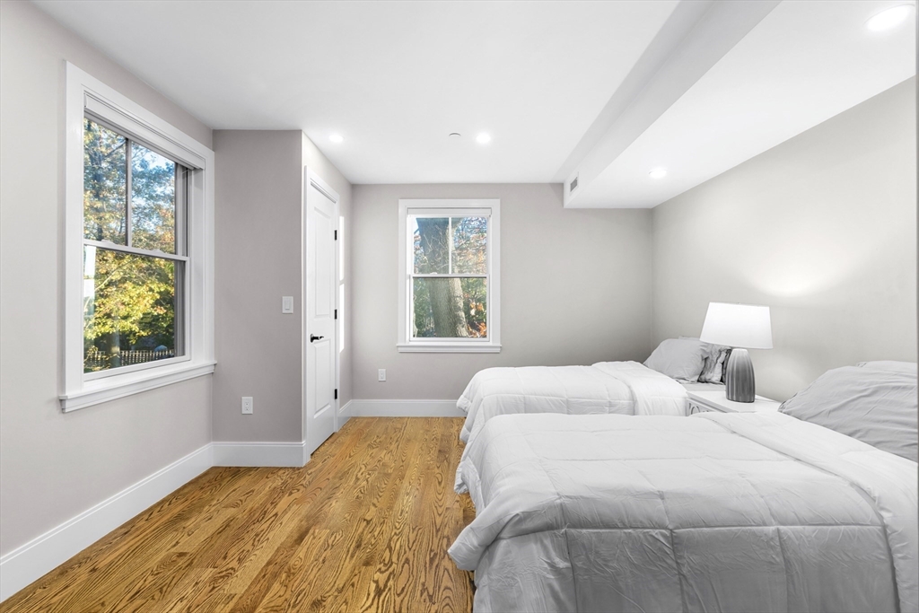 24 Selkirk # 4 Property Photo 9