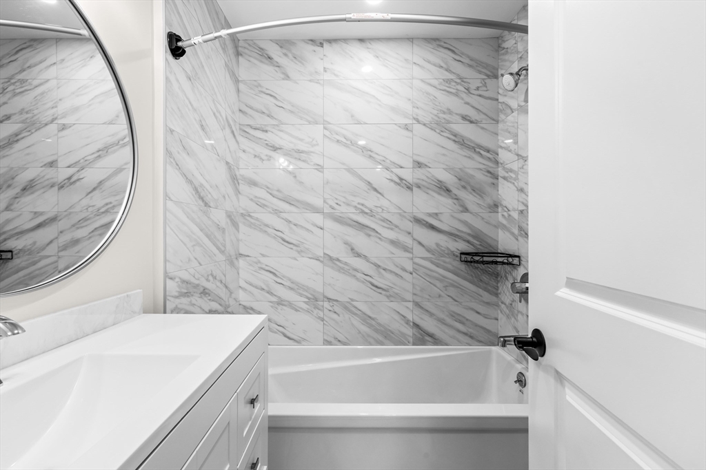 24 Selkirk # 4 Property Photo 10