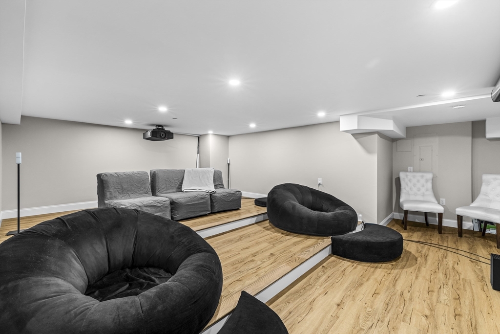 24 Selkirk # 4 Property Photo 16