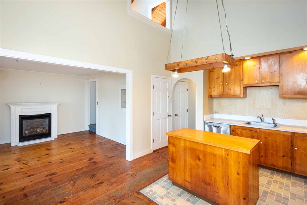 17 Chapman La Property Photo 5