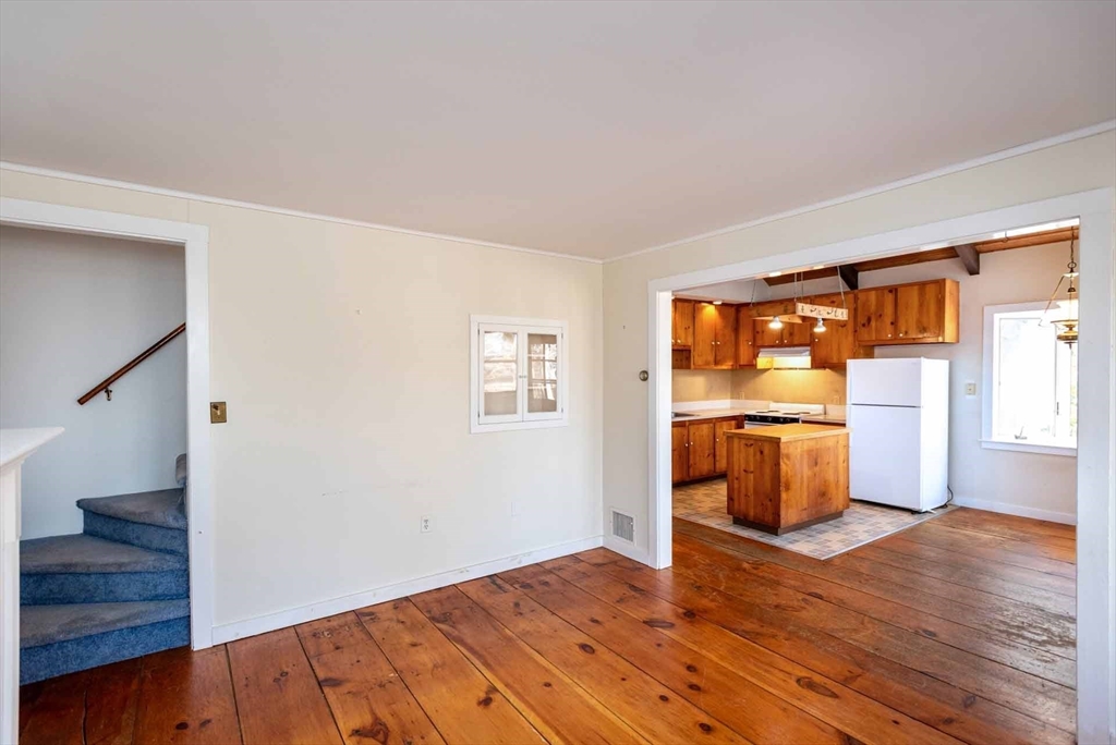 17 Chapman La Property Photo 7