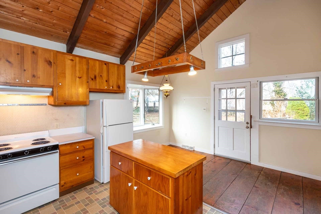 17 Chapman La Property Photo 9