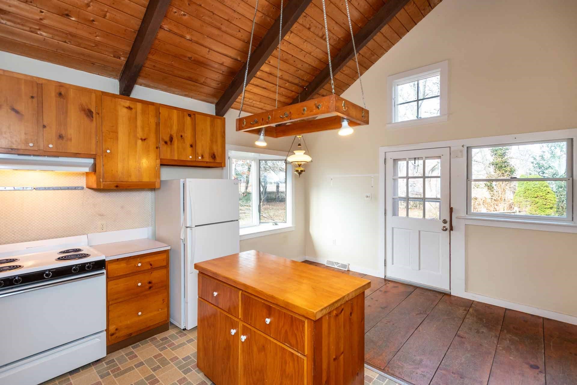 17 Chapman La Property Photo 9