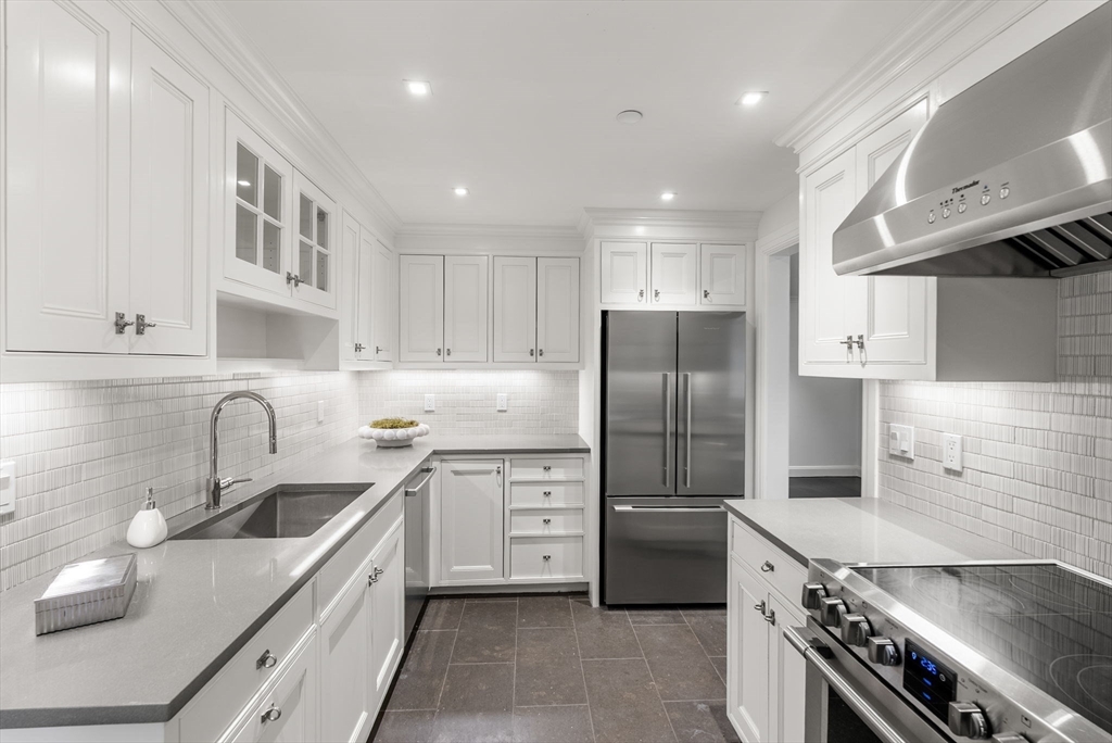 2 Commonwealth # 9a Property Photo 17