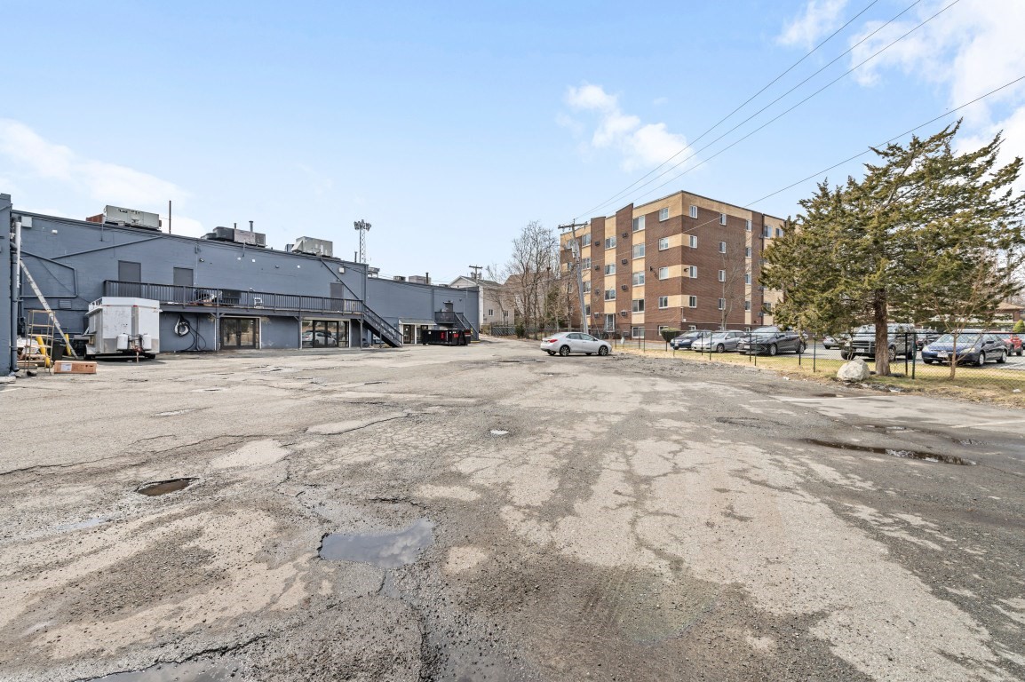 32 Hamilton Street # D Property Photo 3