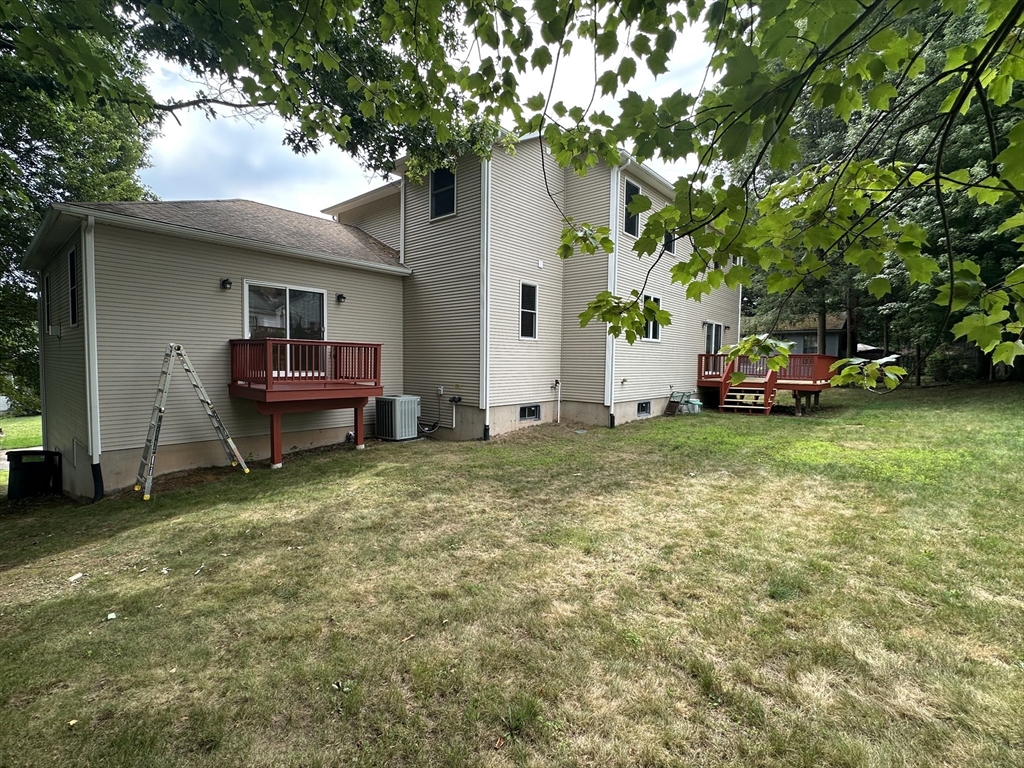 136 Thompkins Avenue Property Photo 4