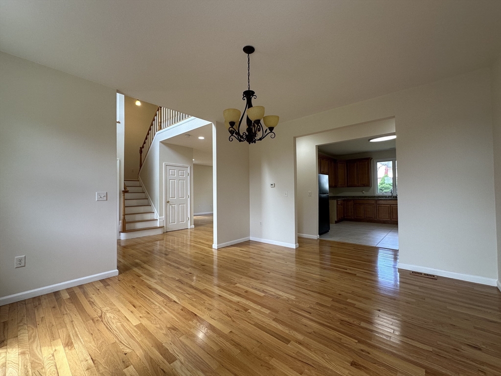 136 Thompkins Avenue Property Photo 9