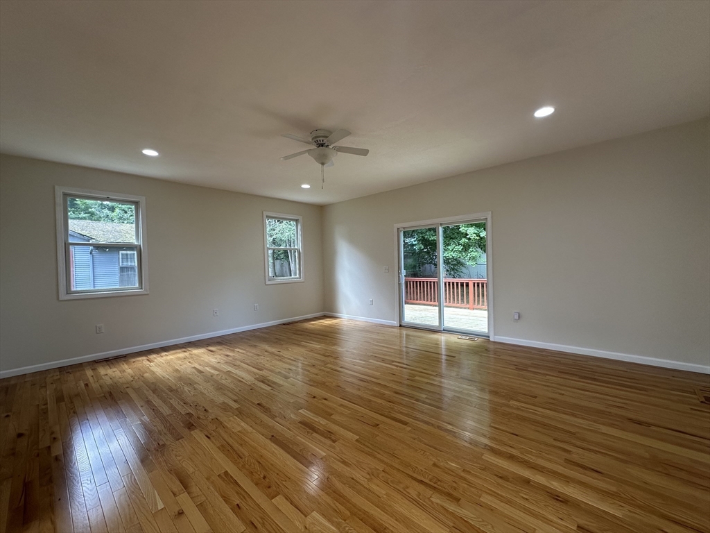 136 Thompkins Avenue Property Photo 10
