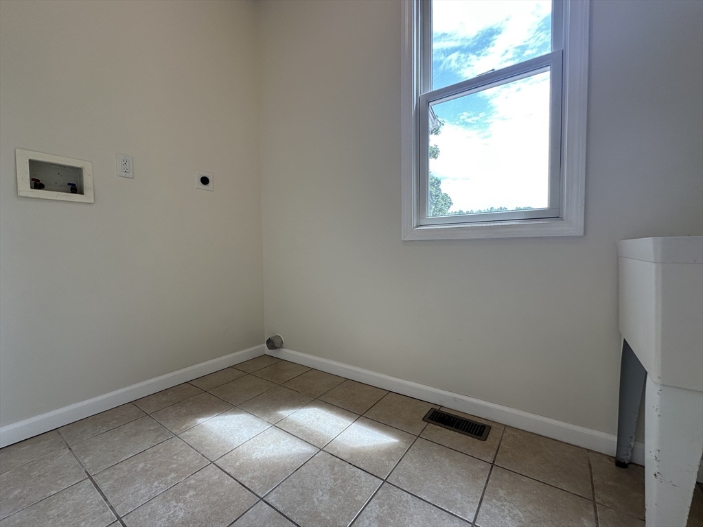 136 Thompkins Avenue Property Photo 13