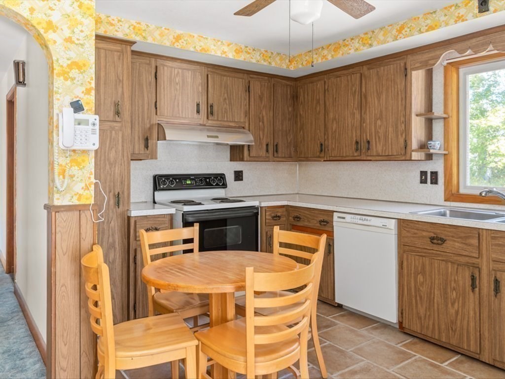 30 Gray St Property Photo 16