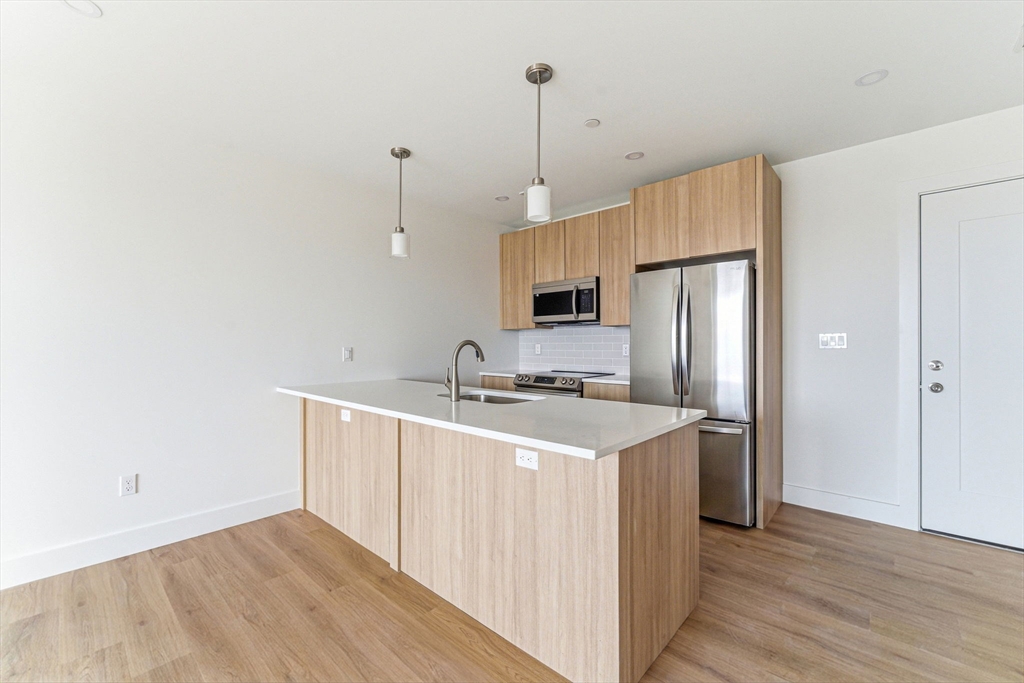 1035 Commonwealth Ave # 201 Property Photo 1