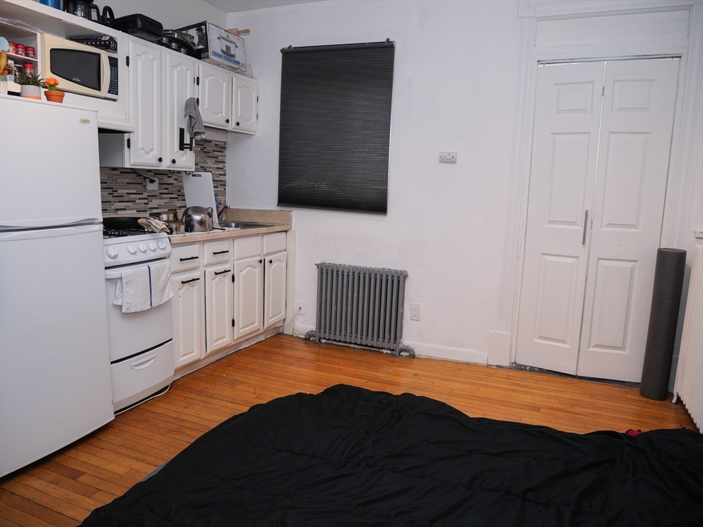 259 W Newton St # 1 Property Photo 1