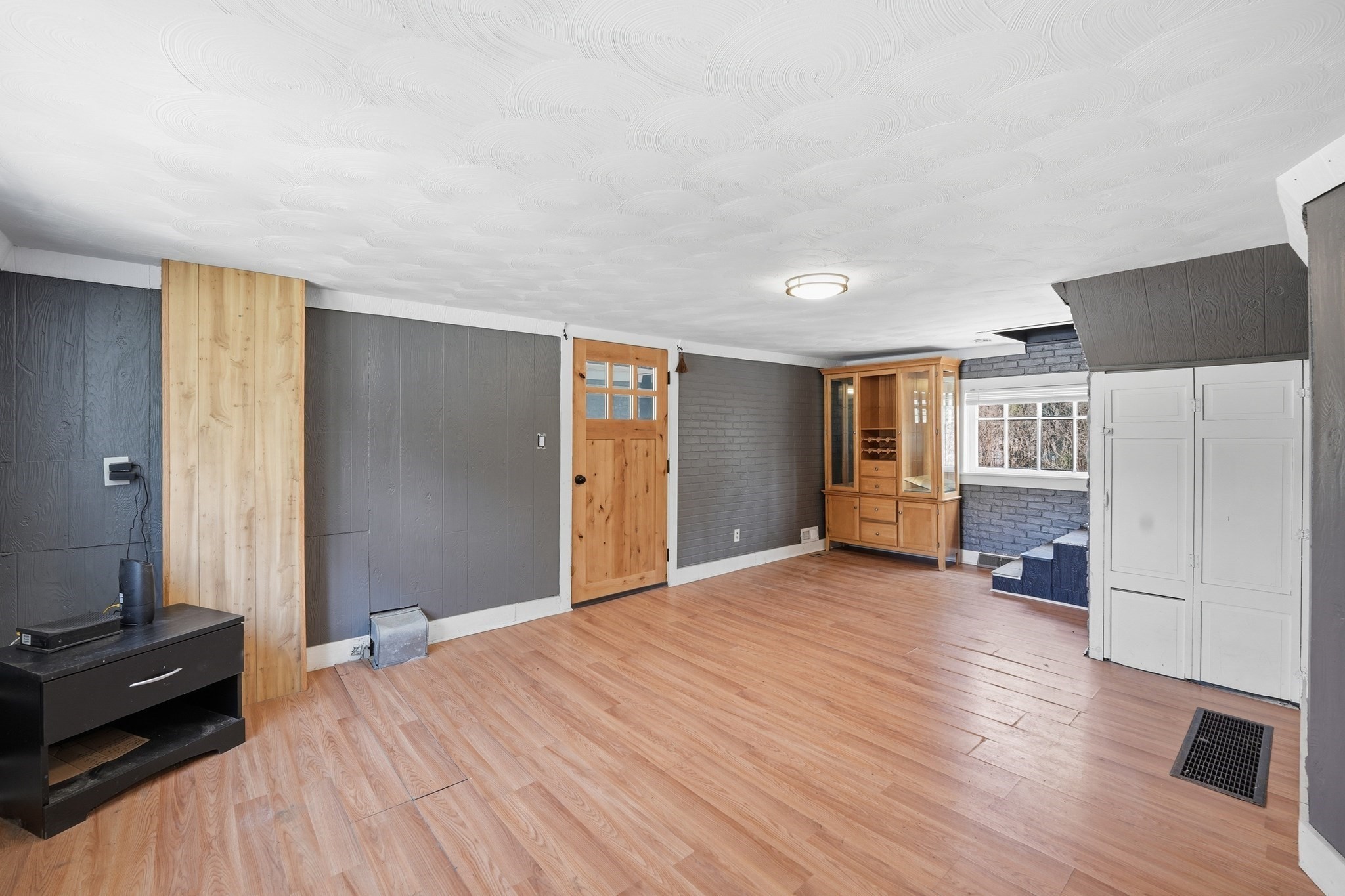 5 Torrey St Property Photo 5